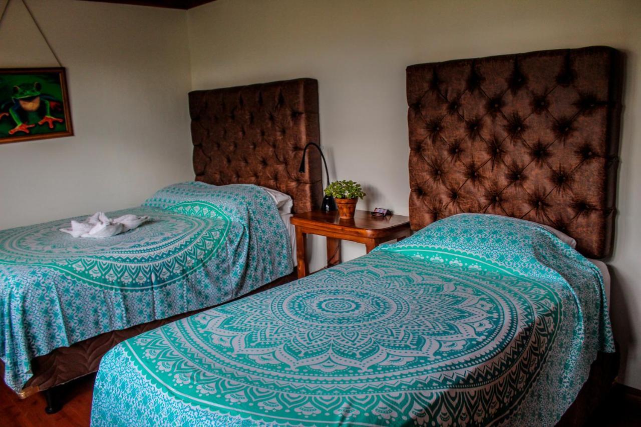 Luna Inn B&B Ciudad Cariari ภายนอก รูปภาพ