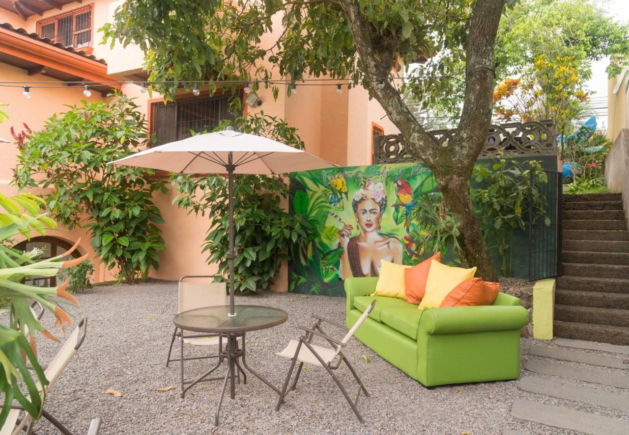 Luna Inn B&B Ciudad Cariari ภายนอก รูปภาพ