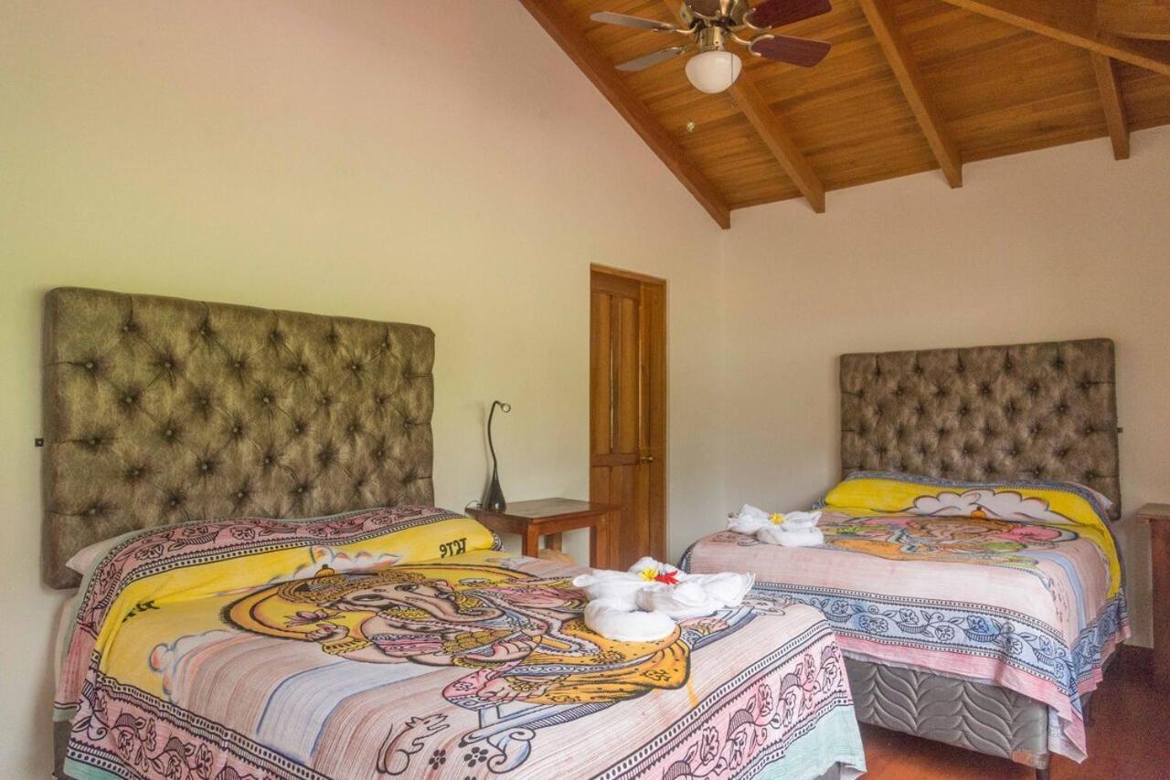 Luna Inn B&B Ciudad Cariari ภายนอก รูปภาพ