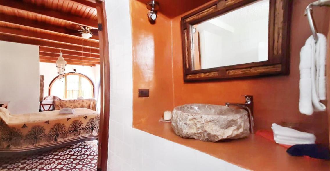 Luna Inn B&B Ciudad Cariari ภายนอก รูปภาพ