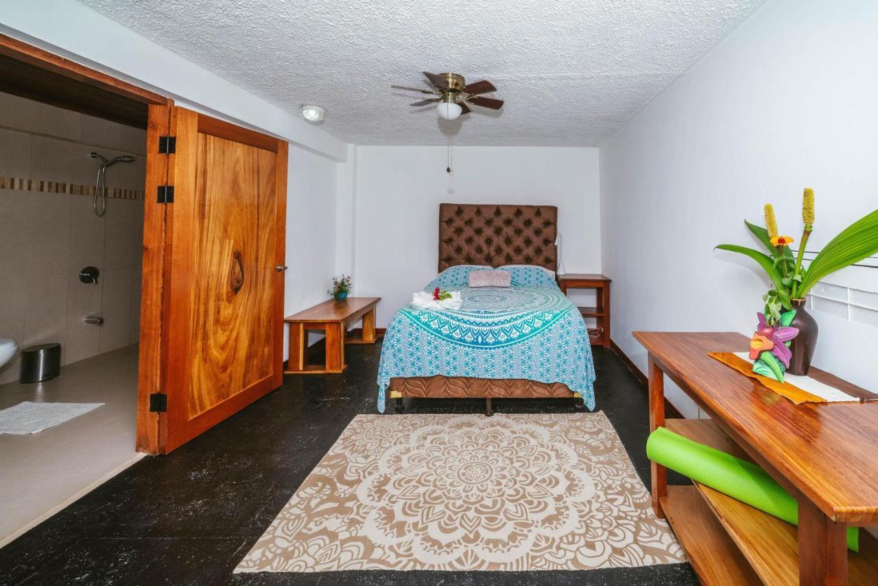 Luna Inn B&B Ciudad Cariari ภายนอก รูปภาพ