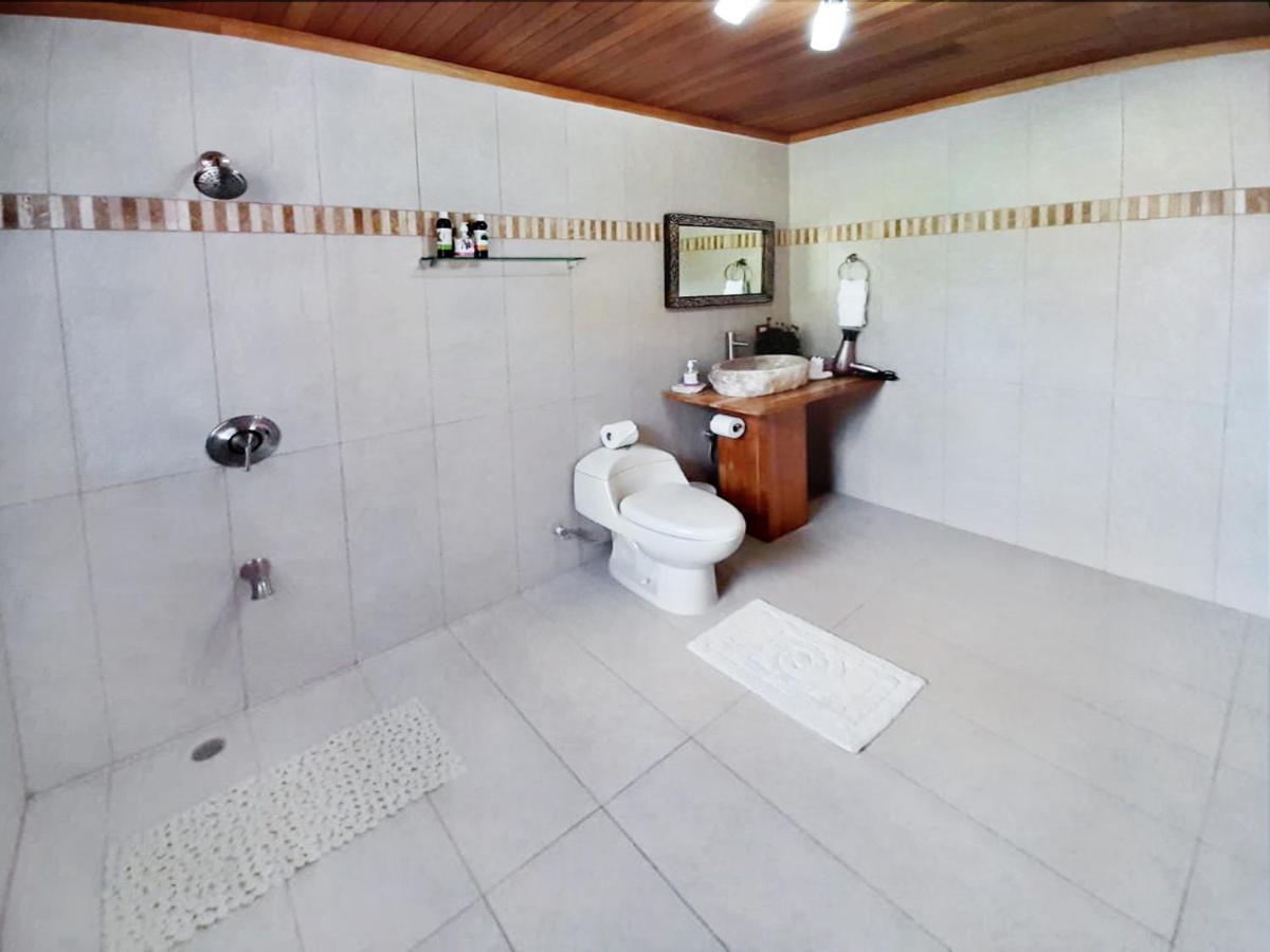 Luna Inn B&B Ciudad Cariari ภายนอก รูปภาพ