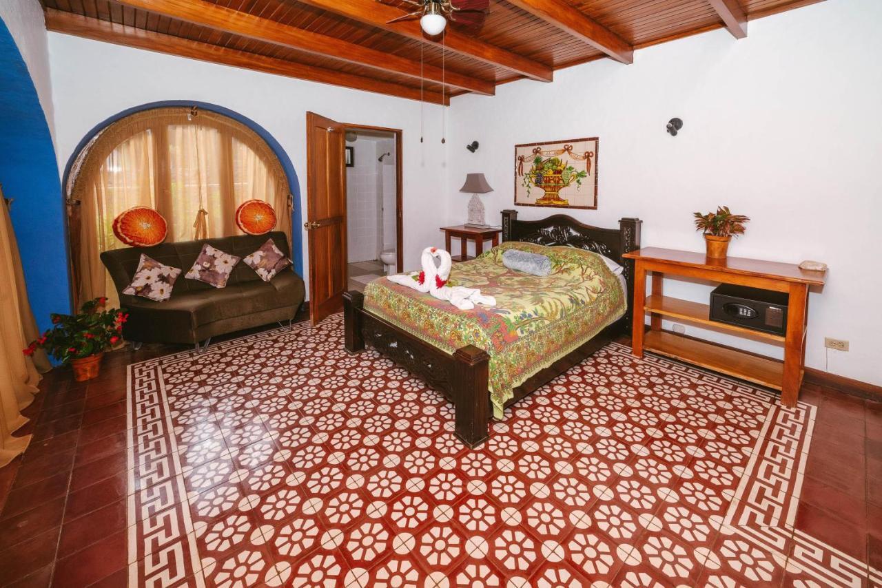 Luna Inn B&B Ciudad Cariari ภายนอก รูปภาพ